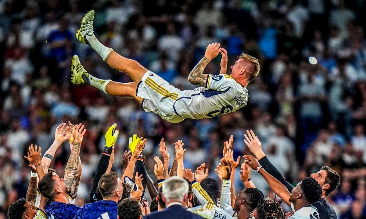 关于拉沃尔杯翻盘戴维斯杯，西西帕斯统治全场的信息