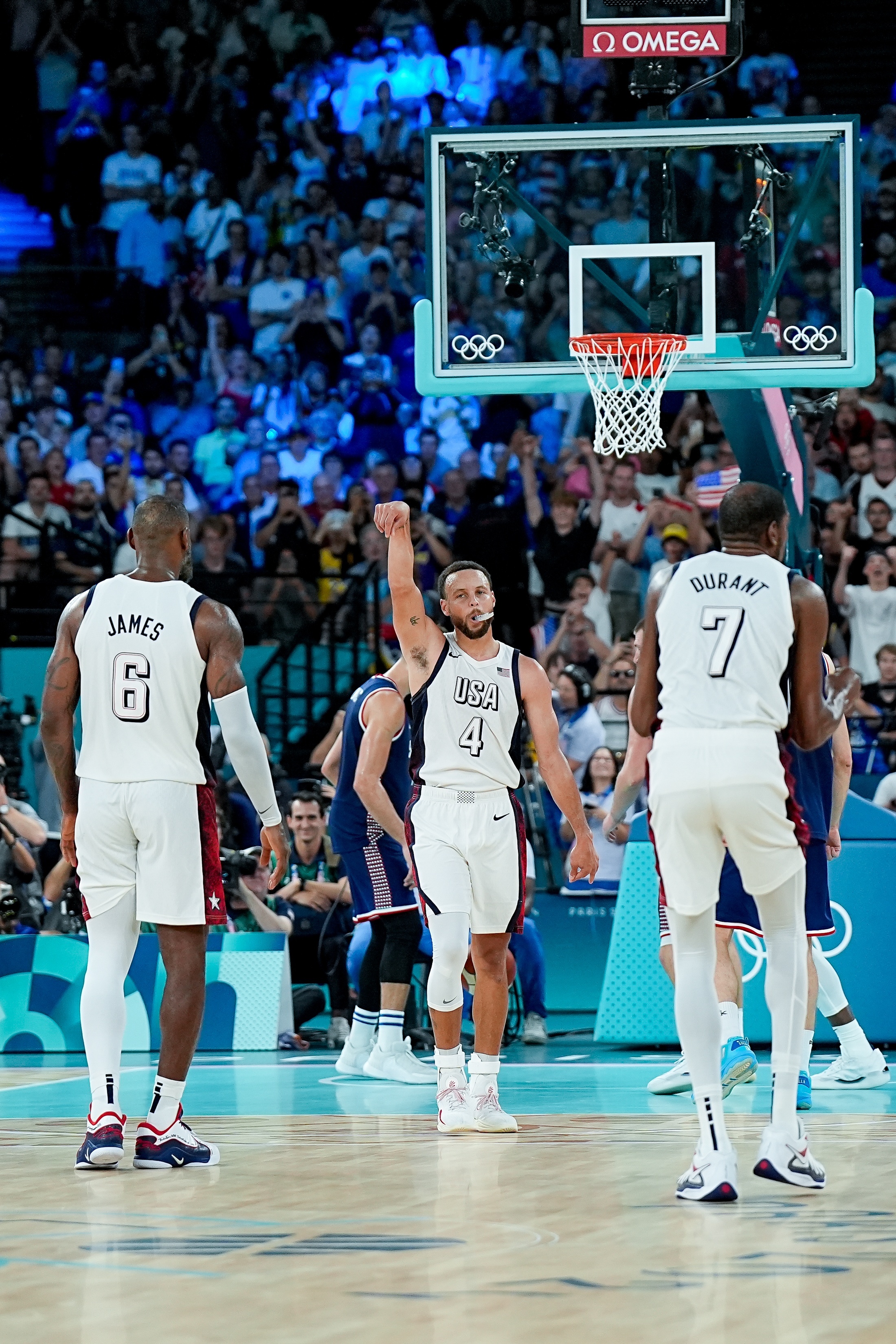 凯尔特人鏖战山西队,杜兰特点燃赛场 凯尔特人鏖战山西队,杜兰特点燃赛场